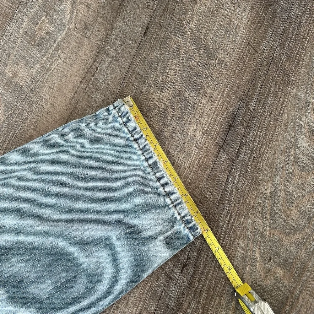 Levi's 550 Relaxed Fit Jeans Mens 36x29 Y2K Light Wash Denim Made in Lesotho